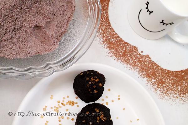Balls with black rice powder