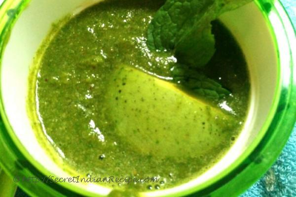 photo of raw mango chutney
