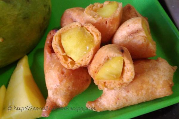 Mango bajjis ready to serve