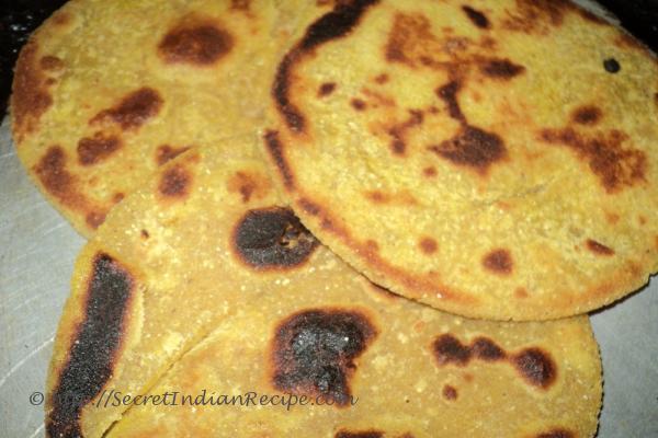 How To Make Kacche Makai Ki Roti (corn Roti) - Indian Recipes 