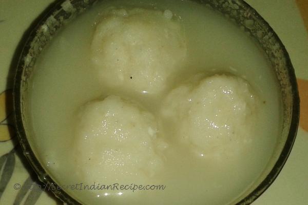 Paal kozhikkatta (Rice dumpling in sweet sauce)