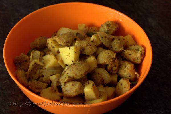 photo of soya kilanku poriyal (soya chunks and yam stir fry)
