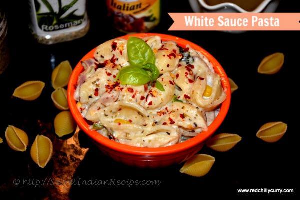 photo of white sauce in veggie pasta